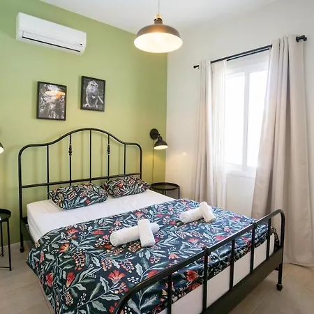 Large Comfortable 2 Bedroom 200mbps Wifi