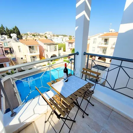 Apartment Large Comfortable 2 Bedroom 200mbps Wifi Paphos